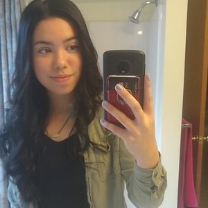 Meet your Posher, Katelyn